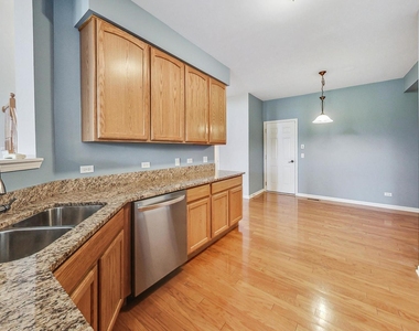 3211 S Ronan Drive - Photo Thumbnail 9