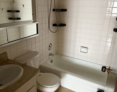 5306 N Cumberland Avenue - Photo Thumbnail 2