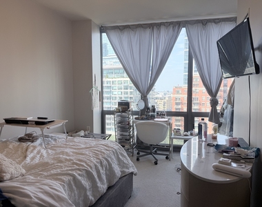 1235 S Prairie Avenue - Photo Thumbnail 7