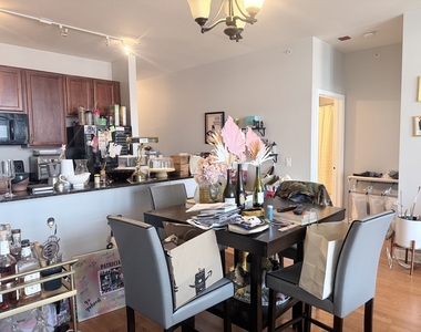 1235 S Prairie Avenue - Photo Thumbnail 6