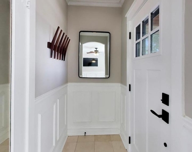 7922 W Elmgrove Drive - Photo Thumbnail 2
