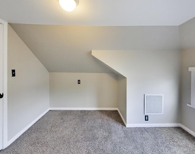 7922 W Elmgrove Drive - Photo Thumbnail 31