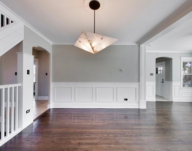 7922 W Elmgrove Drive - Photo Thumbnail 6