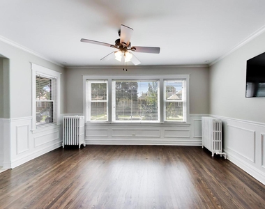 7922 W Elmgrove Drive - Photo Thumbnail 5