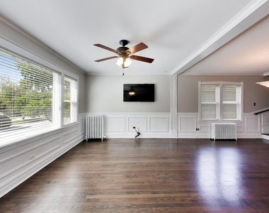 7922 W Elmgrove Drive - Photo Thumbnail 3