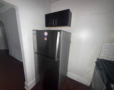6748 N Ashland Avenue - Photo Thumbnail 6