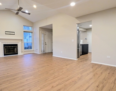 1628 Columbia Circle - Photo Thumbnail 3