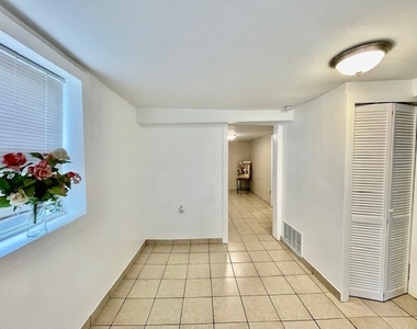 2227 W 19th Street - Photo Thumbnail 2