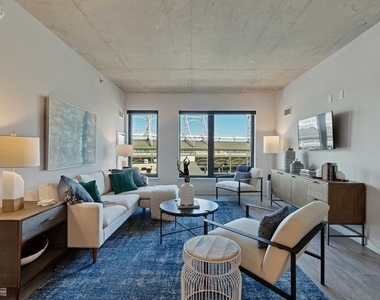 1025 W Addison Street - Photo Thumbnail 10
