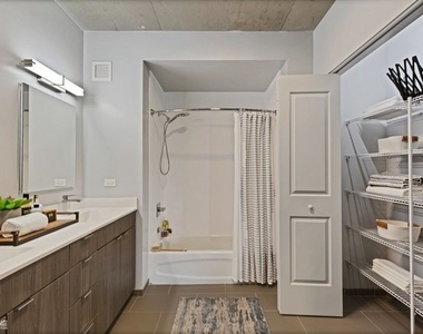 1025 W Addison Street - Photo Thumbnail 13