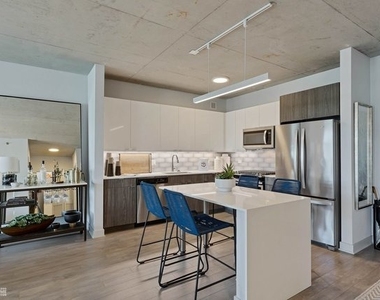 1025 W Addison Street - Photo Thumbnail 12