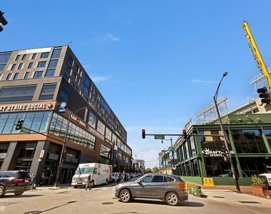 1025 W Addison Street - Photo Thumbnail 1