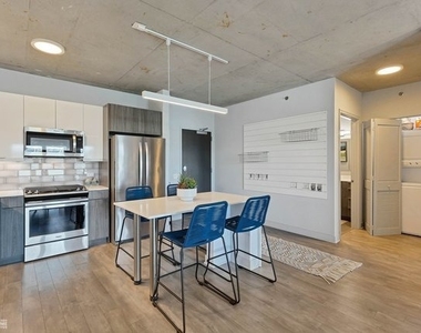 1025 W Addison Street - Photo Thumbnail 11