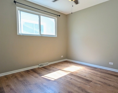 382 Dover Drive - Photo Thumbnail 11