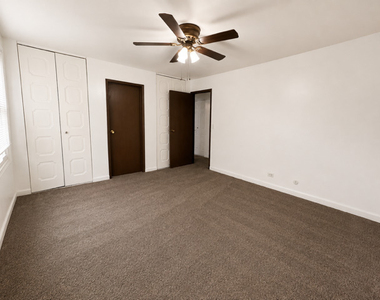 425 Ardglass Court - Photo Thumbnail 2