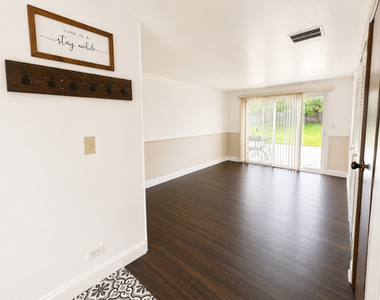 425 Ardglass Court - Photo Thumbnail 7