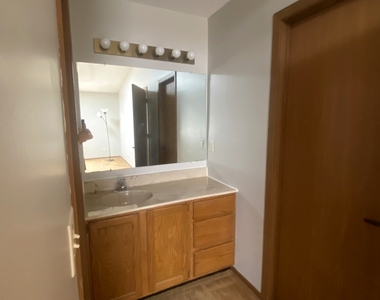 1826 Kerrybrook Court - Photo Thumbnail 10
