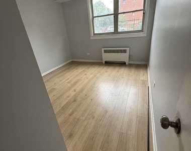 6700 S Paxton Avenue - Photo Thumbnail 2