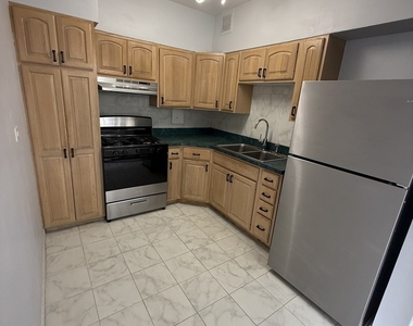 6700 S Paxton Avenue - Photo Thumbnail 4