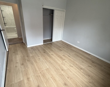 6700 S Paxton Avenue - Photo Thumbnail 5