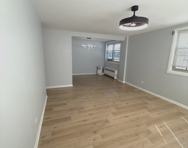 6700 S Paxton Avenue - Photo Thumbnail 11