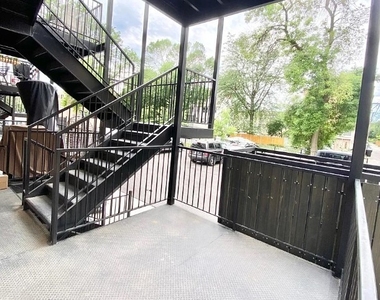 3228 W Palmer Street - Photo Thumbnail 8