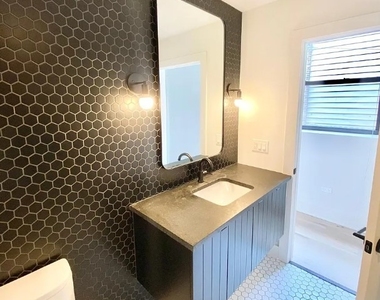 3228 W Palmer Street - Photo Thumbnail 7