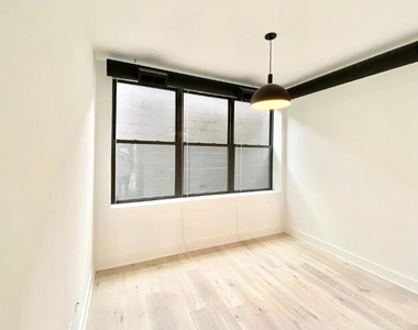 3228 W Palmer Street - Photo Thumbnail 4