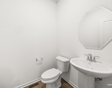 385 Danforth Drive - Photo Thumbnail 12