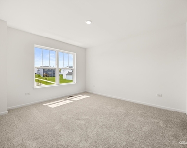 385 Danforth Drive - Photo Thumbnail 16