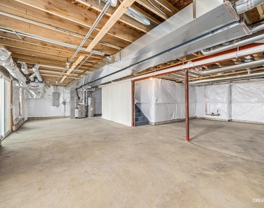 385 Danforth Drive - Photo Thumbnail 21