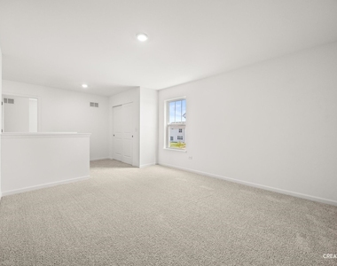 385 Danforth Drive - Photo Thumbnail 3