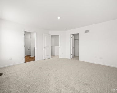 385 Danforth Drive - Photo Thumbnail 13