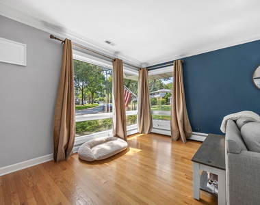 1024 Catalpa Lane - Photo Thumbnail 5