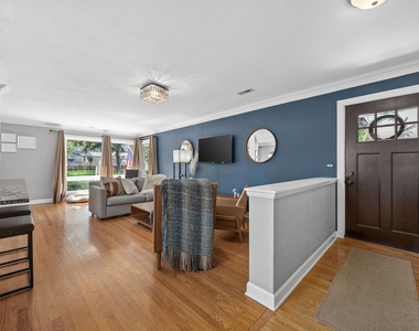 1024 Catalpa Lane - Photo Thumbnail 13