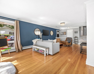 1024 Catalpa Lane - Photo Thumbnail 4