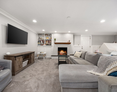 1024 Catalpa Lane - Photo Thumbnail 16