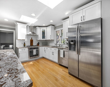 1024 Catalpa Lane - Photo Thumbnail 9