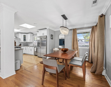 1024 Catalpa Lane - Photo Thumbnail 6