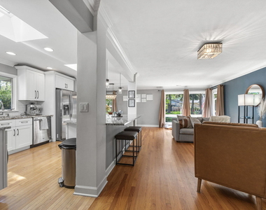 1024 Catalpa Lane - Photo Thumbnail 14
