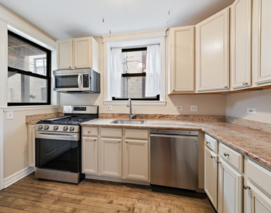 2211 W Winona Street - Photo Thumbnail 1