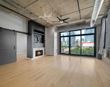 1516 S Wabash Avenue - Photo Thumbnail 2