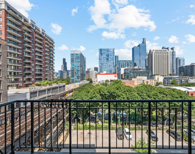 1516 S Wabash Avenue - Photo Thumbnail 11