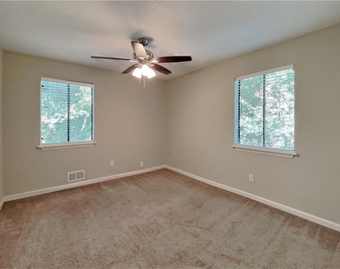 3013 Alberta Drive - Photo Thumbnail 12