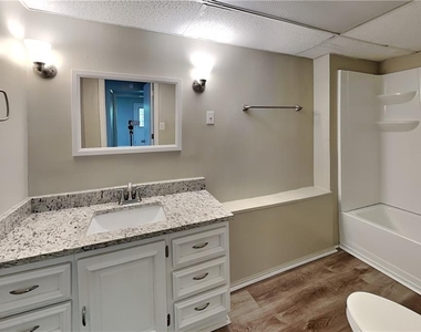 3013 Alberta Drive - Photo Thumbnail 16