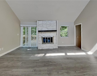3013 Alberta Drive - Photo Thumbnail 1