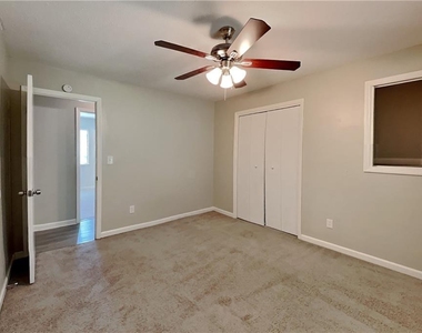 3013 Alberta Drive - Photo Thumbnail 10