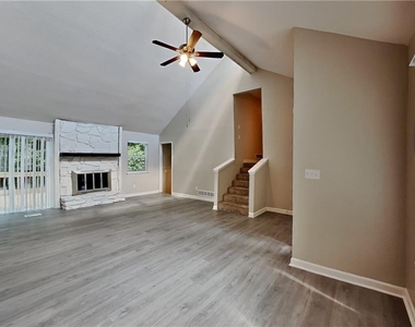 3013 Alberta Drive - Photo Thumbnail 2