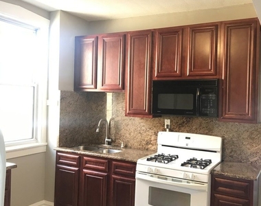 1540 N Hamlin Avenue - Photo Thumbnail 12