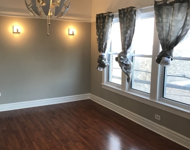 1540 N Hamlin Avenue - Photo Thumbnail 3